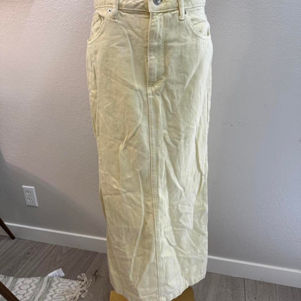 Stradivarius Yellow Denim Midi Skirt – Size 6